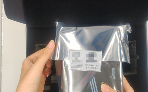 医药瓶合规贴标首选,高速双侧面贴标机满足GMP标准