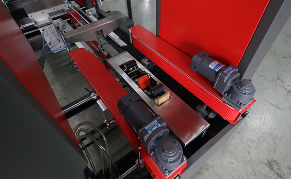 一字型自动封箱机,自动封箱设备,包装机生产厂家,佼佼者自动化