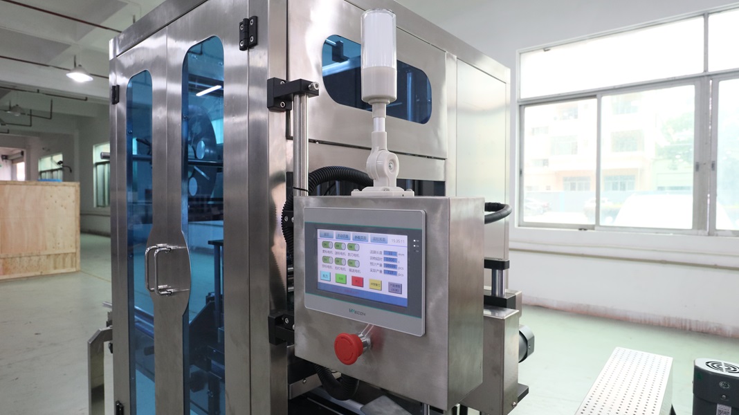全自动圆瓶套标机,圆瓶套标设备,全自动套标机,高臻智能