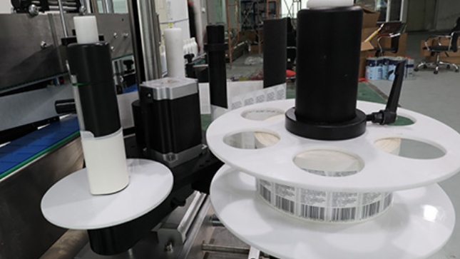 侧面贴标机,侧面贴标机设备,侧面贴标机