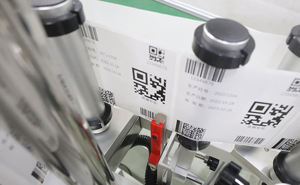 实时打印贴标机,打印贴标机,全自动贴标机生产厂家,佼佼者自动化